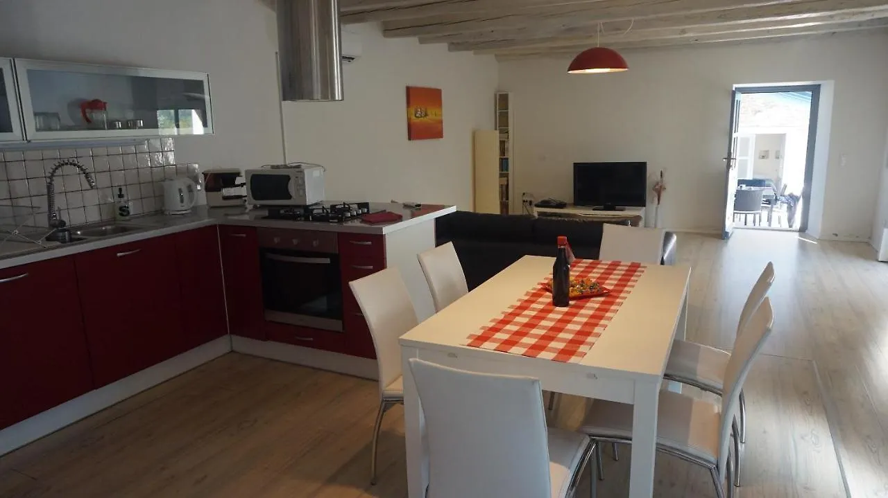 Holiday Home Ava1 With Pool & Holiday Home Ava2 With Whirlpool Baderna
