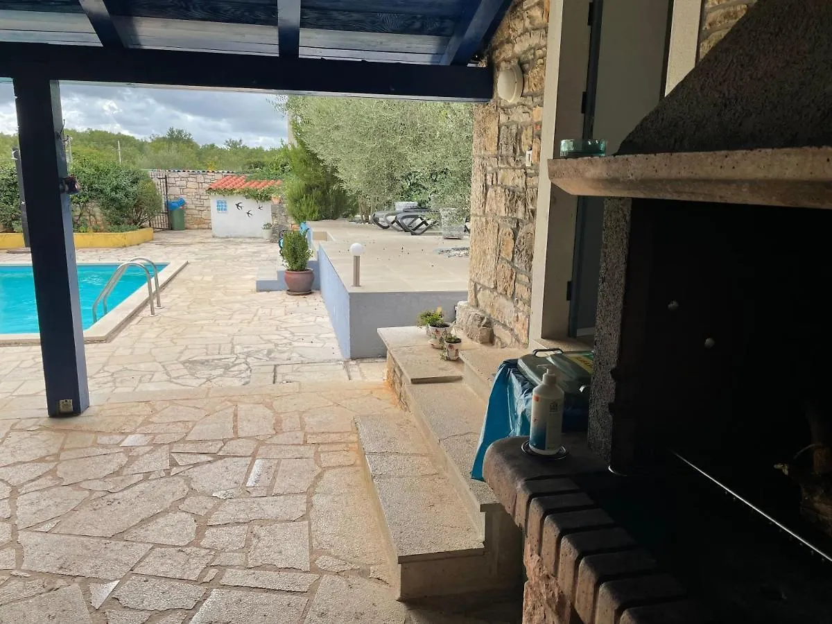 Holiday Home Ava1 With Pool & Holiday Home Ava2 With Whirlpool Baderna