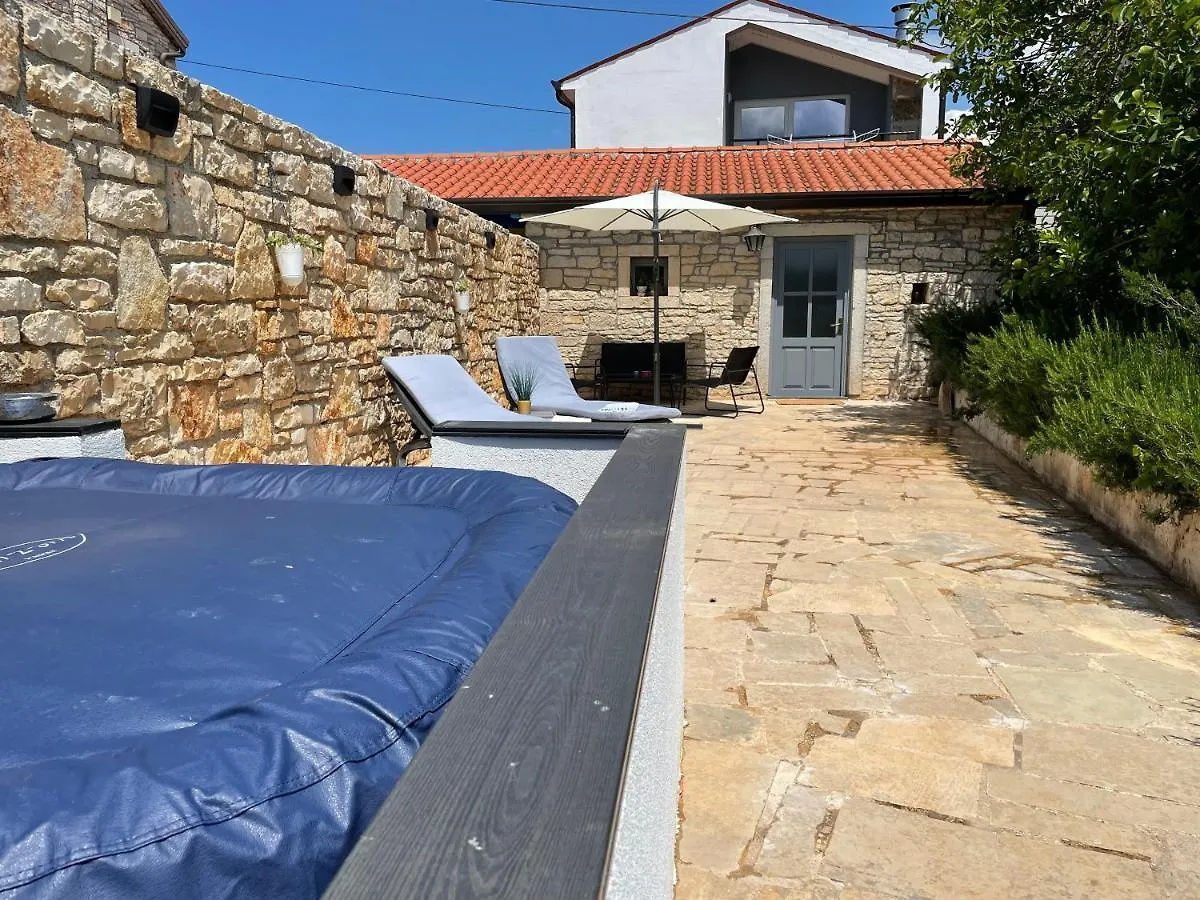 Holiday Home Ava1 With Pool & Holiday Home Ava2 With Whirlpool Baderna Croacia